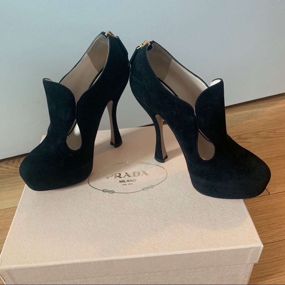 Prada platform Shoe *like new* Size 6